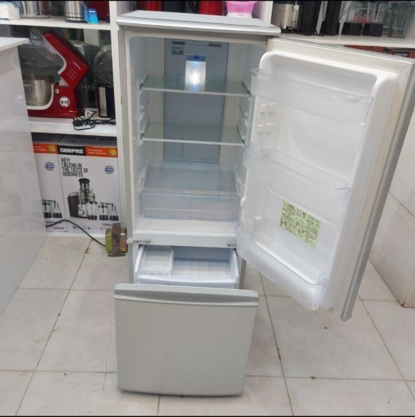 یخچال فریزر هتلی ساخت اصل ژاپن وارداتی استوک